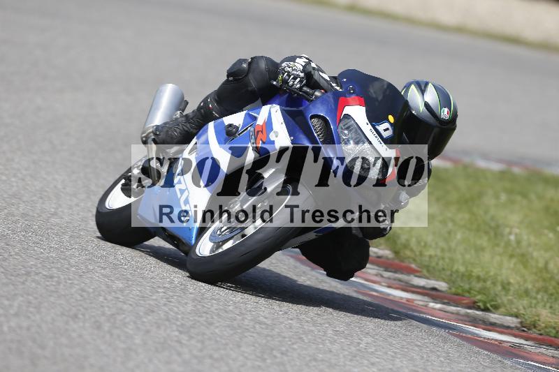 Archiv-2025/09 22.04.2025 Cornu Master School ADR/rot-rouge/0